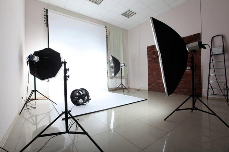 Best Studio Umbrella Lights For Photographers & YouTubers