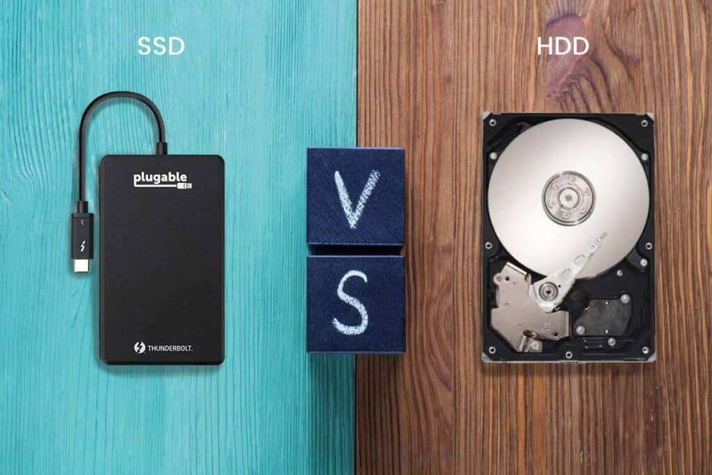 a solid-state drive on the left and a hard disk drive on the right with a versus symbol in the middle